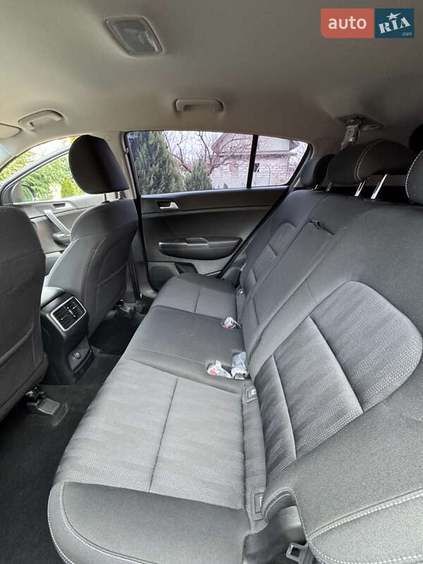 Позашляховик / Кросовер Kia Sportage 2021 в Южному