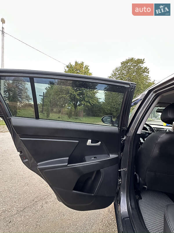 Внедорожник / Кроссовер Kia Sportage 2012 в Ивано-Франковске