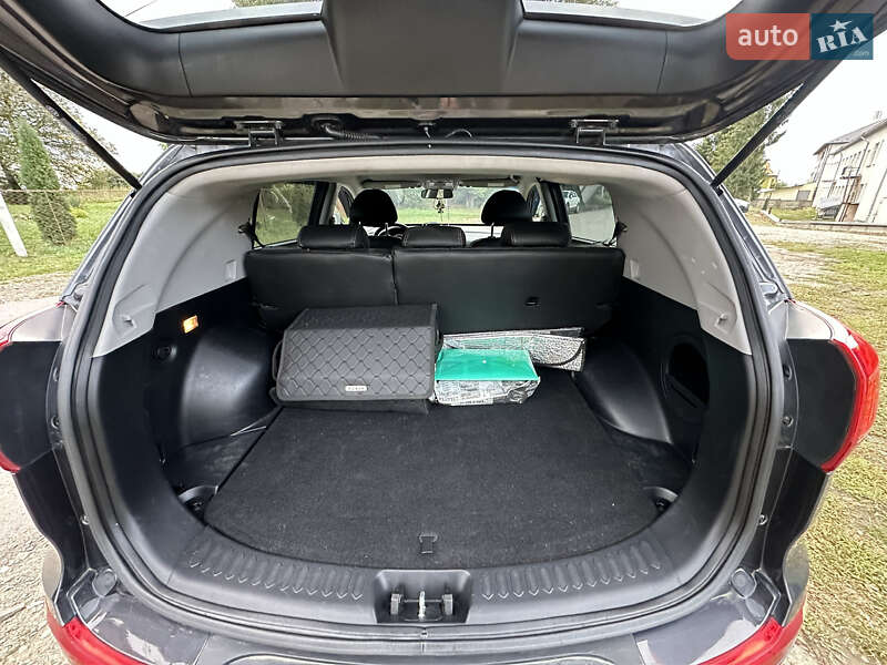 Внедорожник / Кроссовер Kia Sportage 2012 в Ивано-Франковске