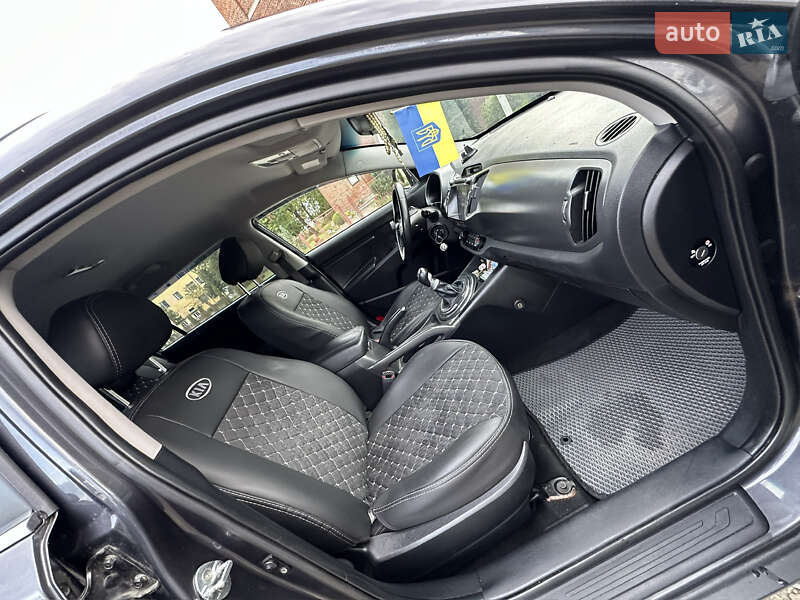 Внедорожник / Кроссовер Kia Sportage 2012 в Ивано-Франковске