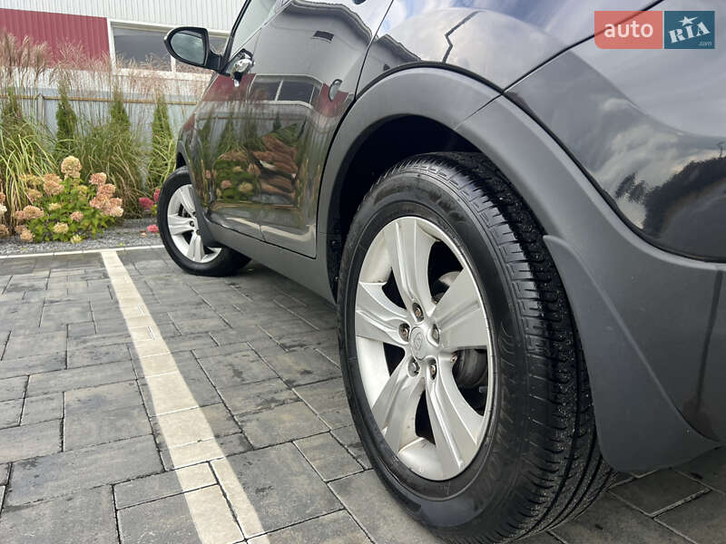 Внедорожник / Кроссовер Kia Sportage 2013 в Старой Выжевке