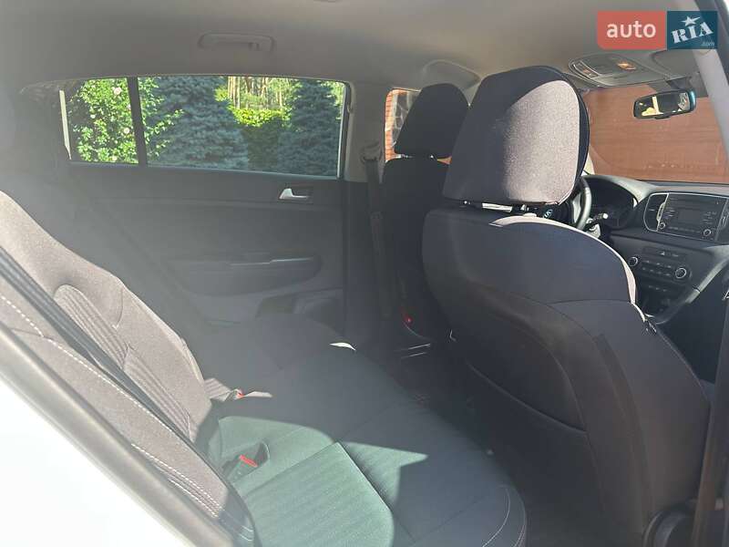 Внедорожник / Кроссовер Kia Sportage 2016 в Киеве