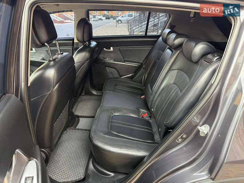 Позашляховик / Кросовер Kia Sportage 2012 в Борисполі
