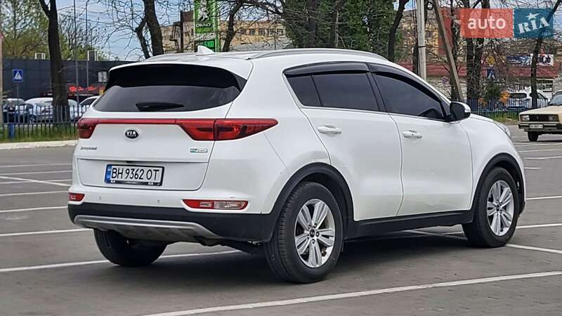 Позашляховик / Кросовер Kia Sportage 2016 в Одесі