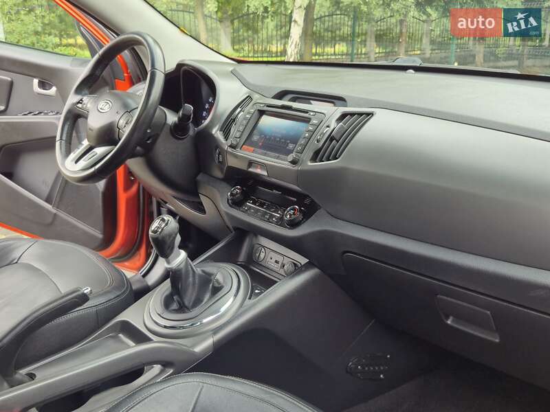 Позашляховик / Кросовер Kia Sportage 2012 в Золочеві