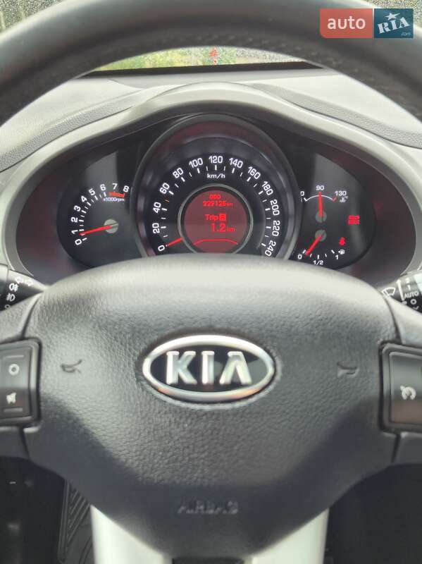 Позашляховик / Кросовер Kia Sportage 2012 в Золочеві