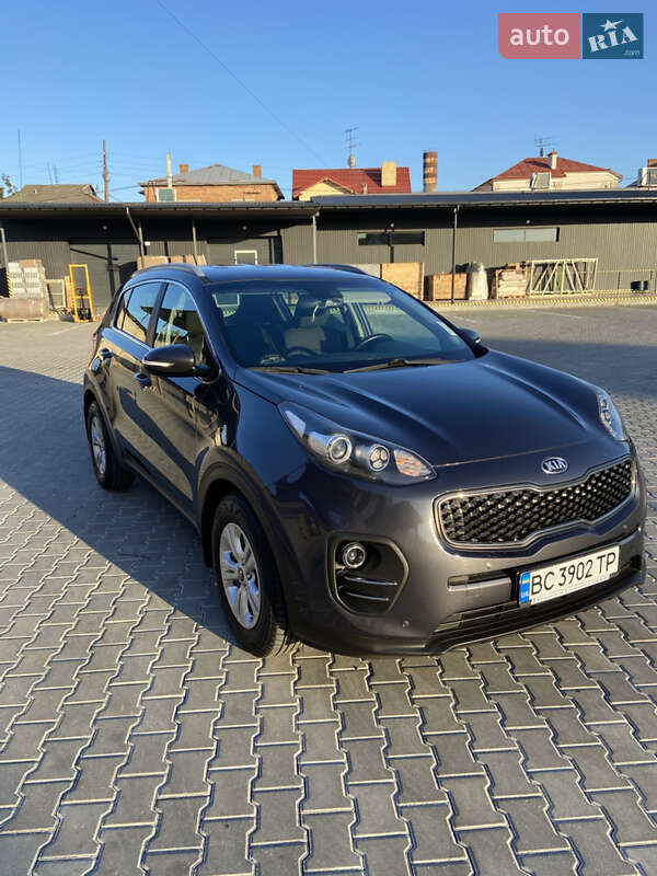 Внедорожник / Кроссовер Kia Sportage 2016 в Каменке-Бугской