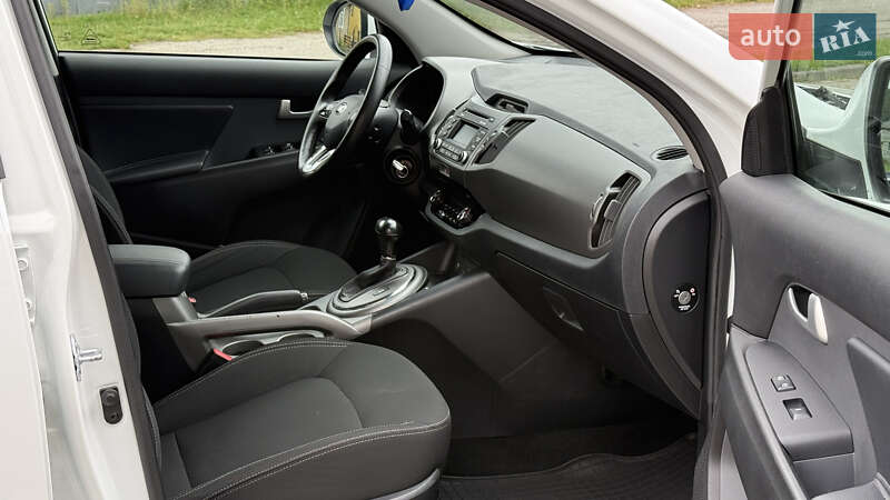 Внедорожник / Кроссовер Kia Sportage 2014 в Радивилове