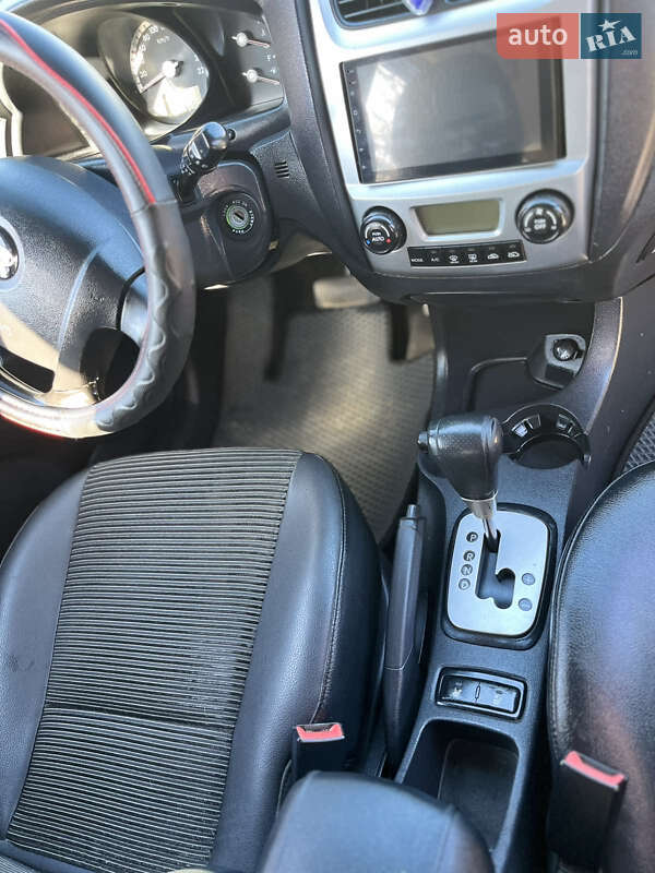 Позашляховик / Кросовер Kia Sportage 2005 в Городенці