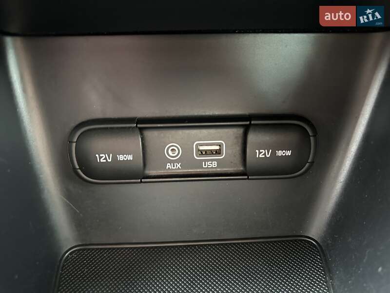 Внедорожник / Кроссовер Kia Sportage 2016 в Радехове