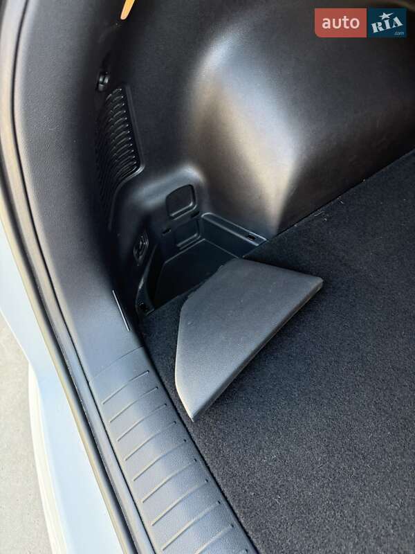 Позашляховик / Кросовер Kia Sportage 2017 в Сумах фото 39 Позашляховик / Кросовер Kia Sportage 2017 в Сумах