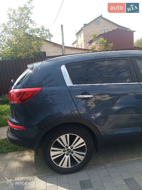 Внедорожник / Кроссовер Kia Sportage 2015 в Ивано-Франковске