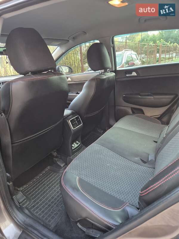 Внедорожник / Кроссовер Kia Sportage 2016 в Львове