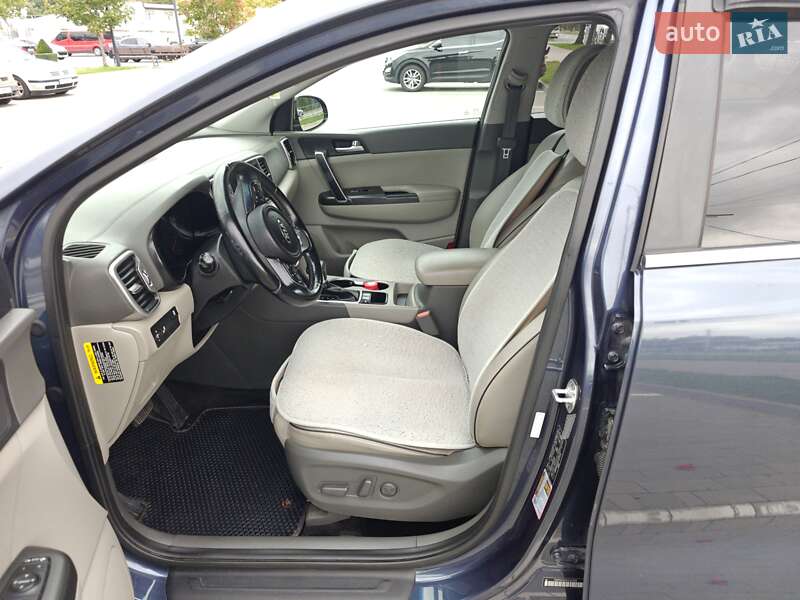 Внедорожник / Кроссовер Kia Sportage 2017 в Хмельницком