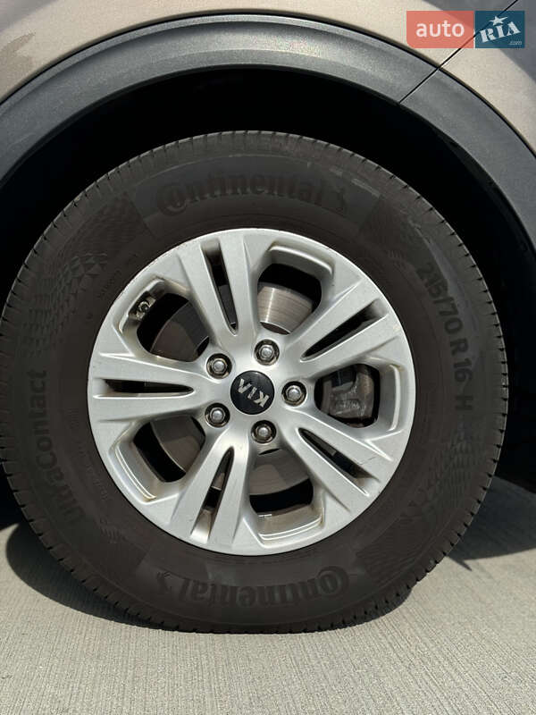 Внедорожник / Кроссовер Kia Sportage 2017 в Львове