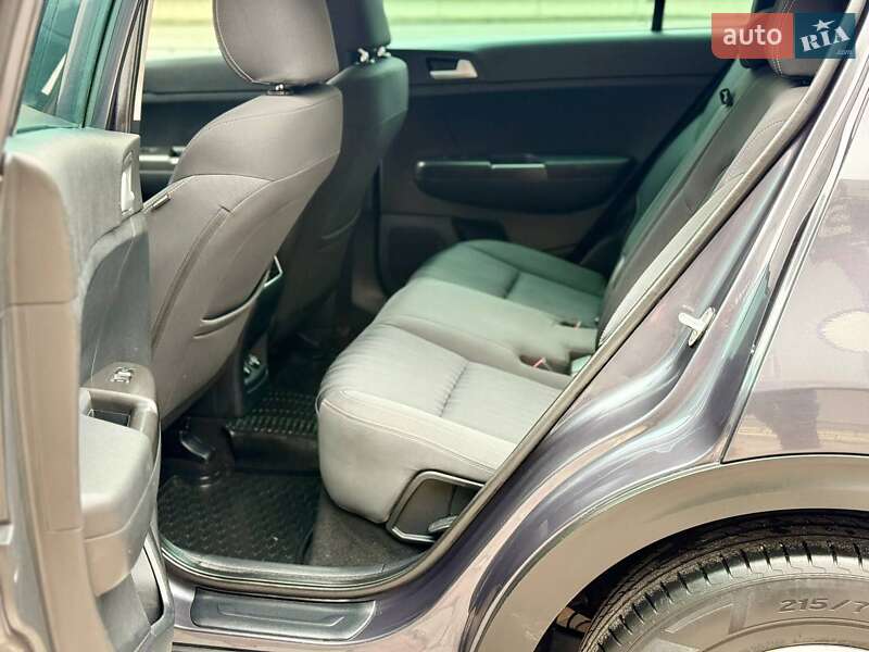 Внедорожник / Кроссовер Kia Sportage 2016 в Львове