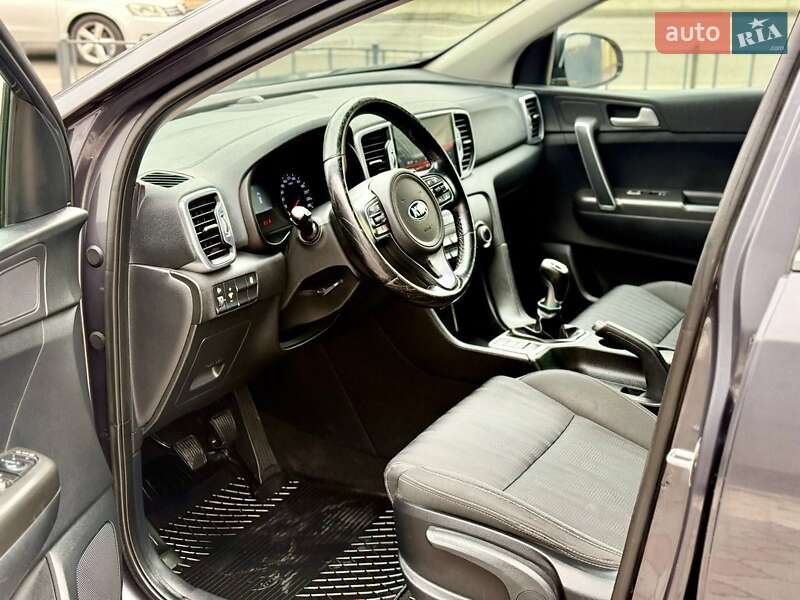 Внедорожник / Кроссовер Kia Sportage 2016 в Львове