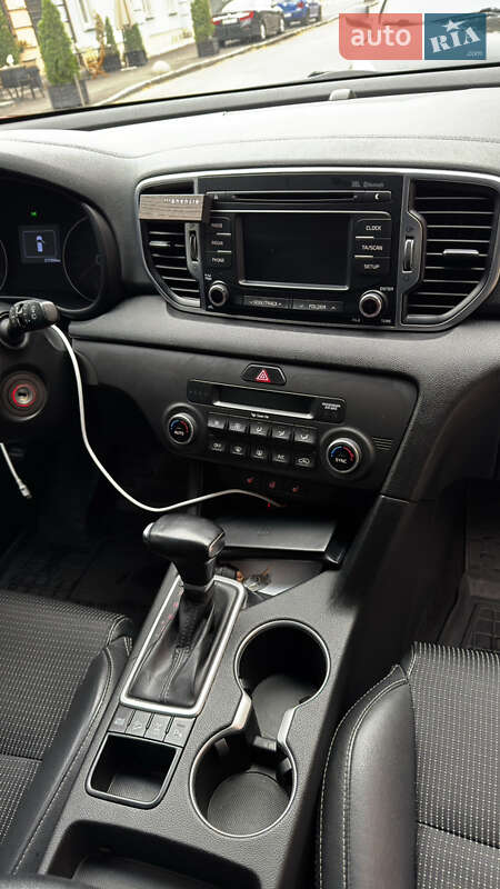 Внедорожник / Кроссовер Kia Sportage 2016 в Киеве