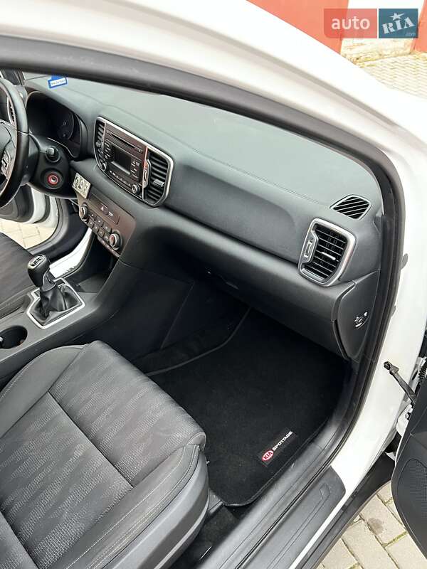 Позашляховик / Кросовер Kia Sportage 2016 в Луцьку фото 15 Позашляховик / Кросовер Kia Sportage 2016 в Луцьку