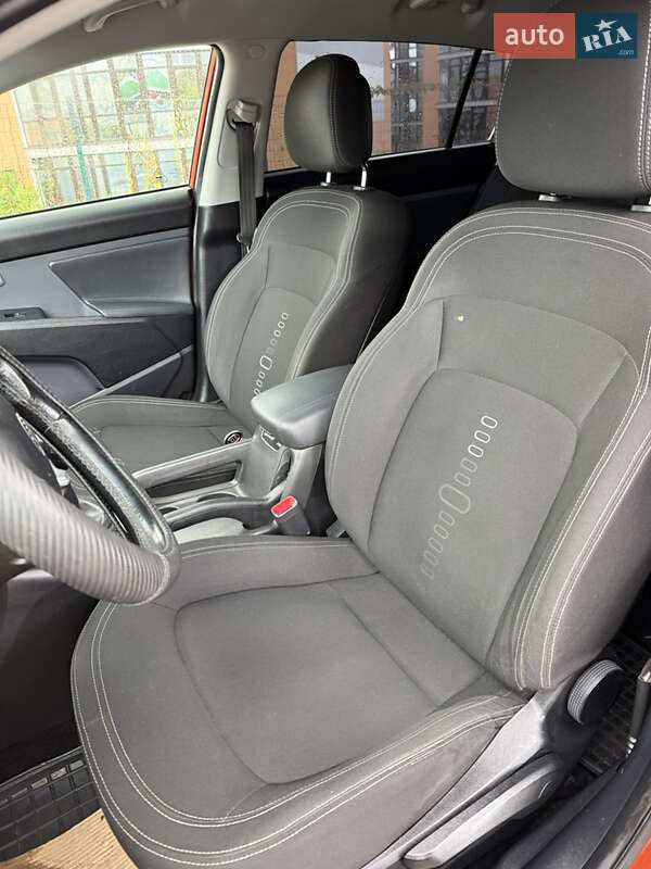 Позашляховик / Кросовер Kia Sportage 2011 в Івано-Франківську