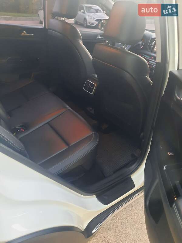 Внедорожник / Кроссовер Kia Sportage 2017 в Житомире фото 9 Внедорожник / Кроссовер Kia Sportage 2017 в Житомире