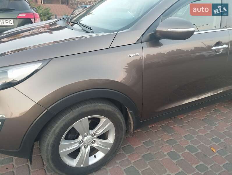 Внедорожник / Кроссовер Kia Sportage 2012 в Городке