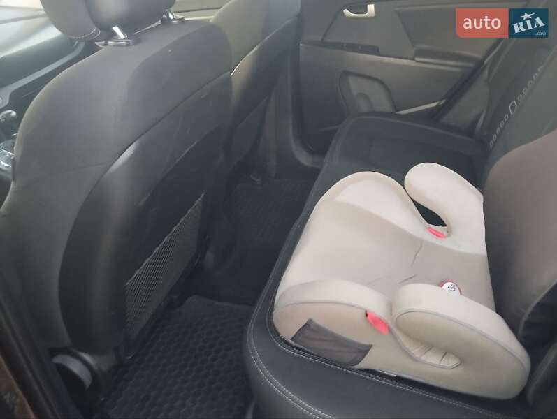 Внедорожник / Кроссовер Kia Sportage 2012 в Городке