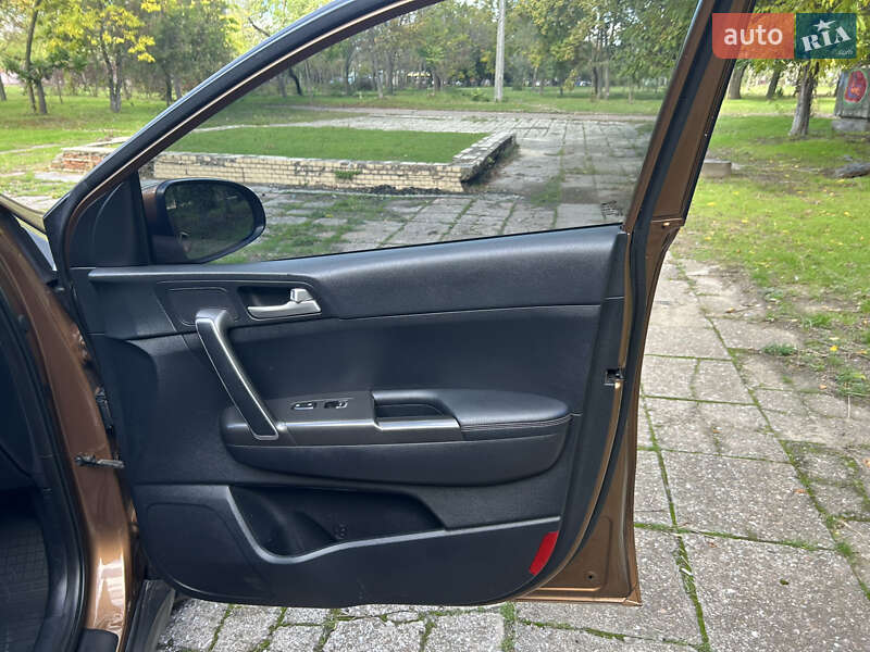 Позашляховик / Кросовер Kia Sportage 2016 в Одесі фото 15 Позашляховик / Кросовер Kia Sportage 2016 в Одесі