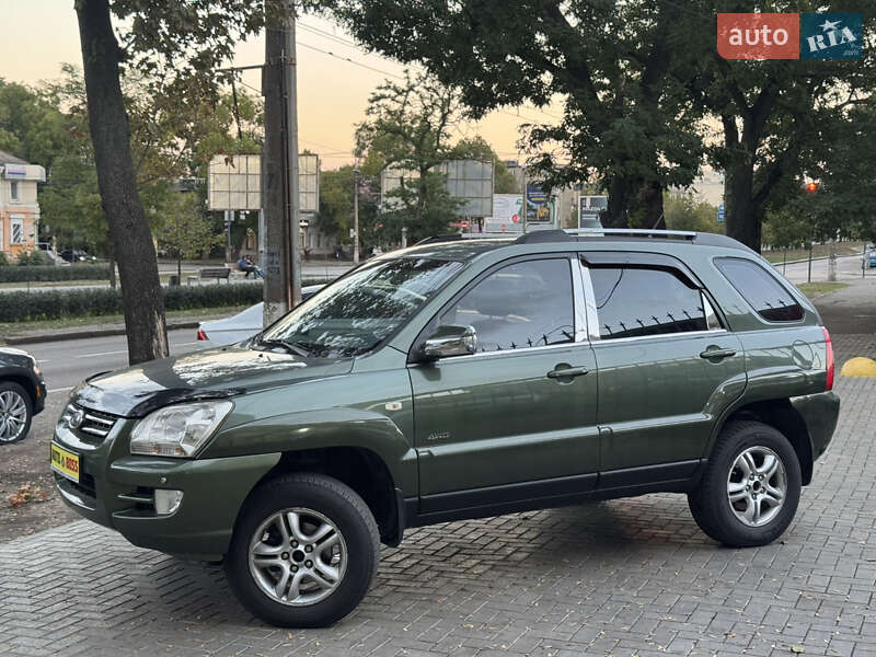 Позашляховик / Кросовер Kia Sportage 2005 в Миколаєві