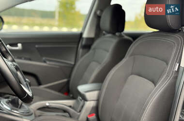 Позашляховик / Кросовер Kia Sportage 2012 в 