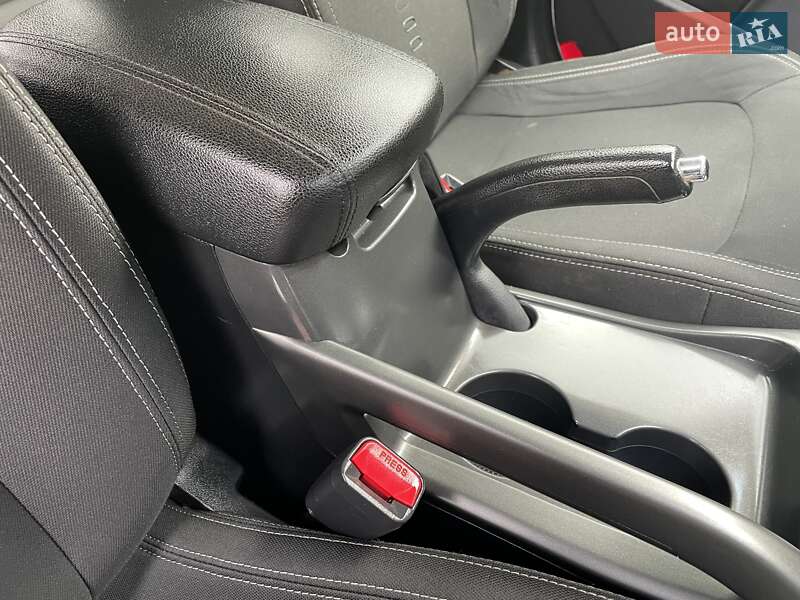 Позашляховик / Кросовер Kia Sportage 2012 в Ковелі
