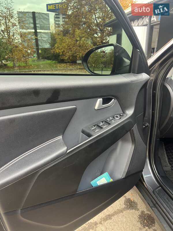 Позашляховик / Кросовер Kia Sportage 2012 в Івано-Франківську фото 10 Позашляховик / Кросовер Kia Sportage 2012 в Івано-Франківську