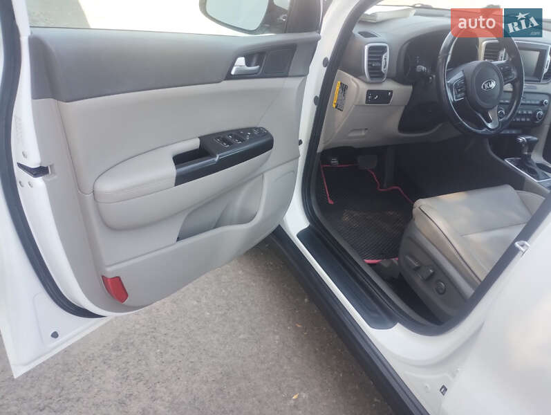Позашляховик / Кросовер Kia Sportage 2016 в Києві фото 8 Позашляховик / Кросовер Kia Sportage 2016 в Києві