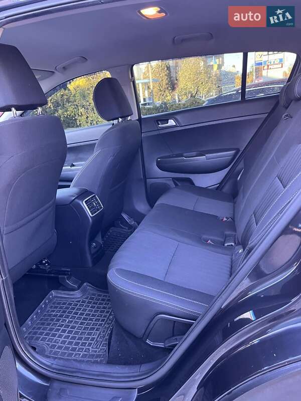 Позашляховик / Кросовер Kia Sportage 2019 в Львові фото 10 Позашляховик / Кросовер Kia Sportage 2019 в Львові