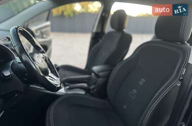 Позашляховик / Кросовер Kia Sportage 2010 в 