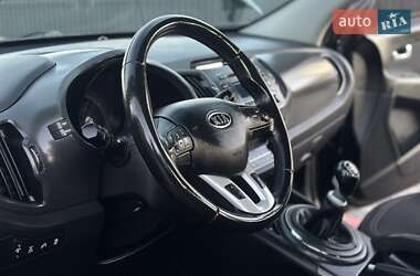 Позашляховик / Кросовер Kia Sportage 2010 в 