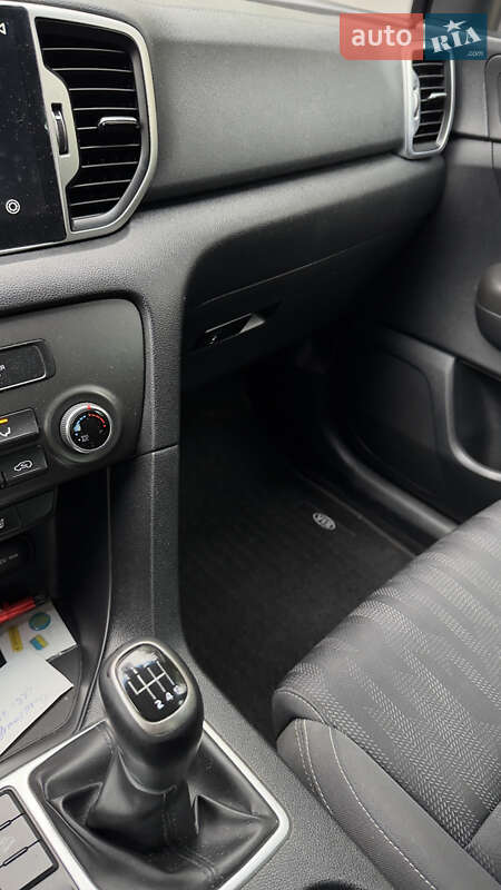 Позашляховик / Кросовер Kia Sportage 2016 в Луцьку