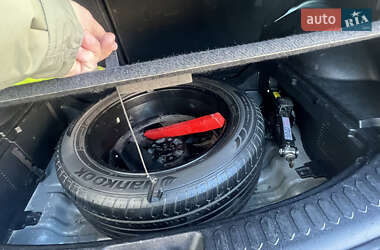 Позашляховик / Кросовер Kia Sportage 2010 в 