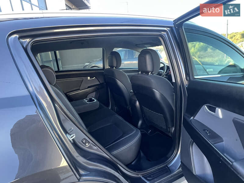 Позашляховик / Кросовер Kia Sportage 2010 в Тернополі фото 43 Позашляховик / Кросовер Kia Sportage 2010 в Тернополі