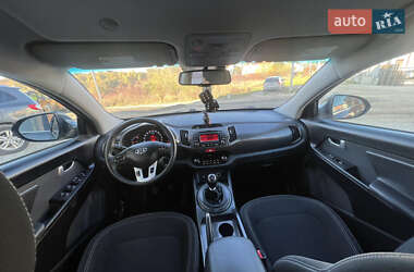 Позашляховик / Кросовер Kia Sportage 2010 в 