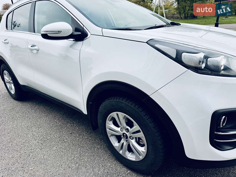 Внедорожник / Кроссовер Kia Sportage 2016 в Киеве