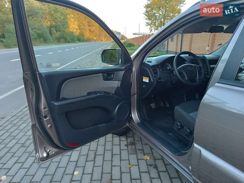 Внедорожник / Кроссовер Kia Sportage 2008 в Красилове