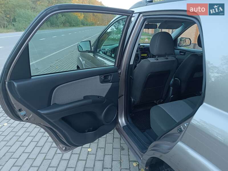 Внедорожник / Кроссовер Kia Sportage 2008 в Красилове