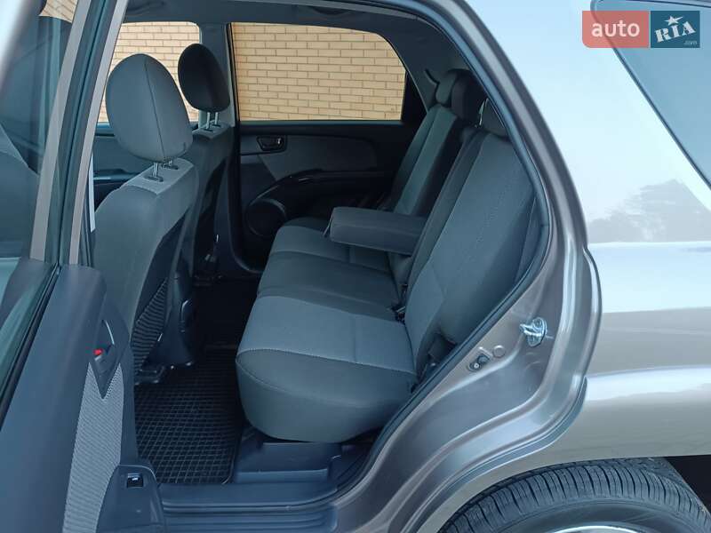 Внедорожник / Кроссовер Kia Sportage 2008 в Красилове