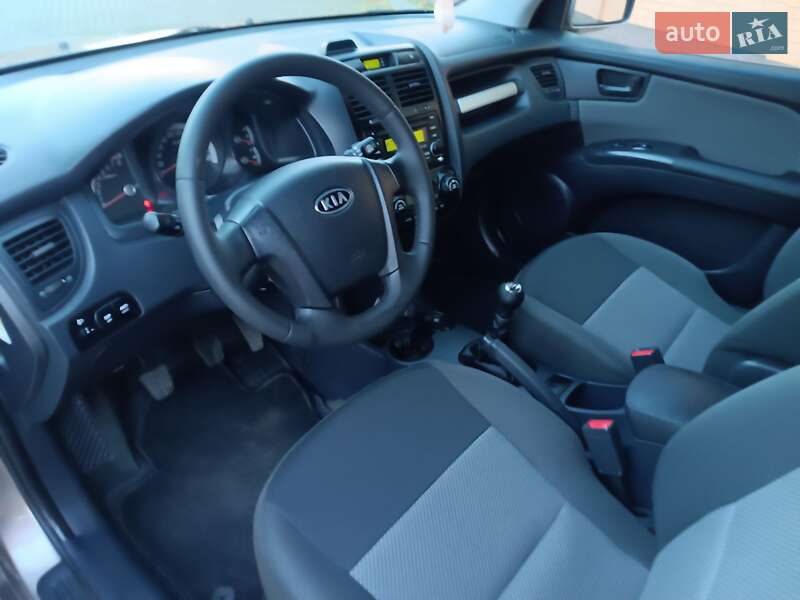 Внедорожник / Кроссовер Kia Sportage 2008 в Красилове