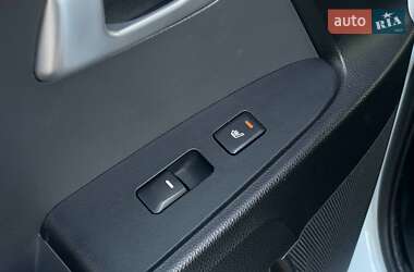 Внедорожник / Кроссовер Kia Sportage 2012 в 