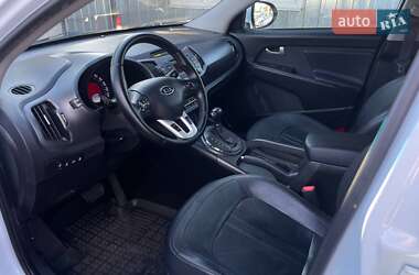 Внедорожник / Кроссовер Kia Sportage 2012 в 