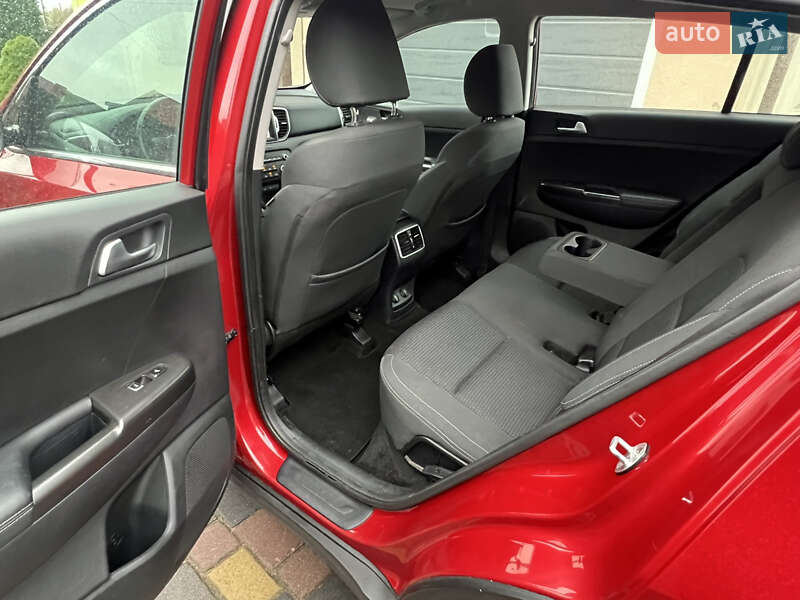 Внедорожник / Кроссовер Kia Sportage 2016 в Львове