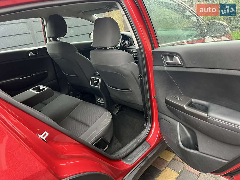 Внедорожник / Кроссовер Kia Sportage 2016 в Львове