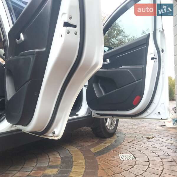 Внедорожник / Кроссовер Kia Sportage 2013 в Днепре